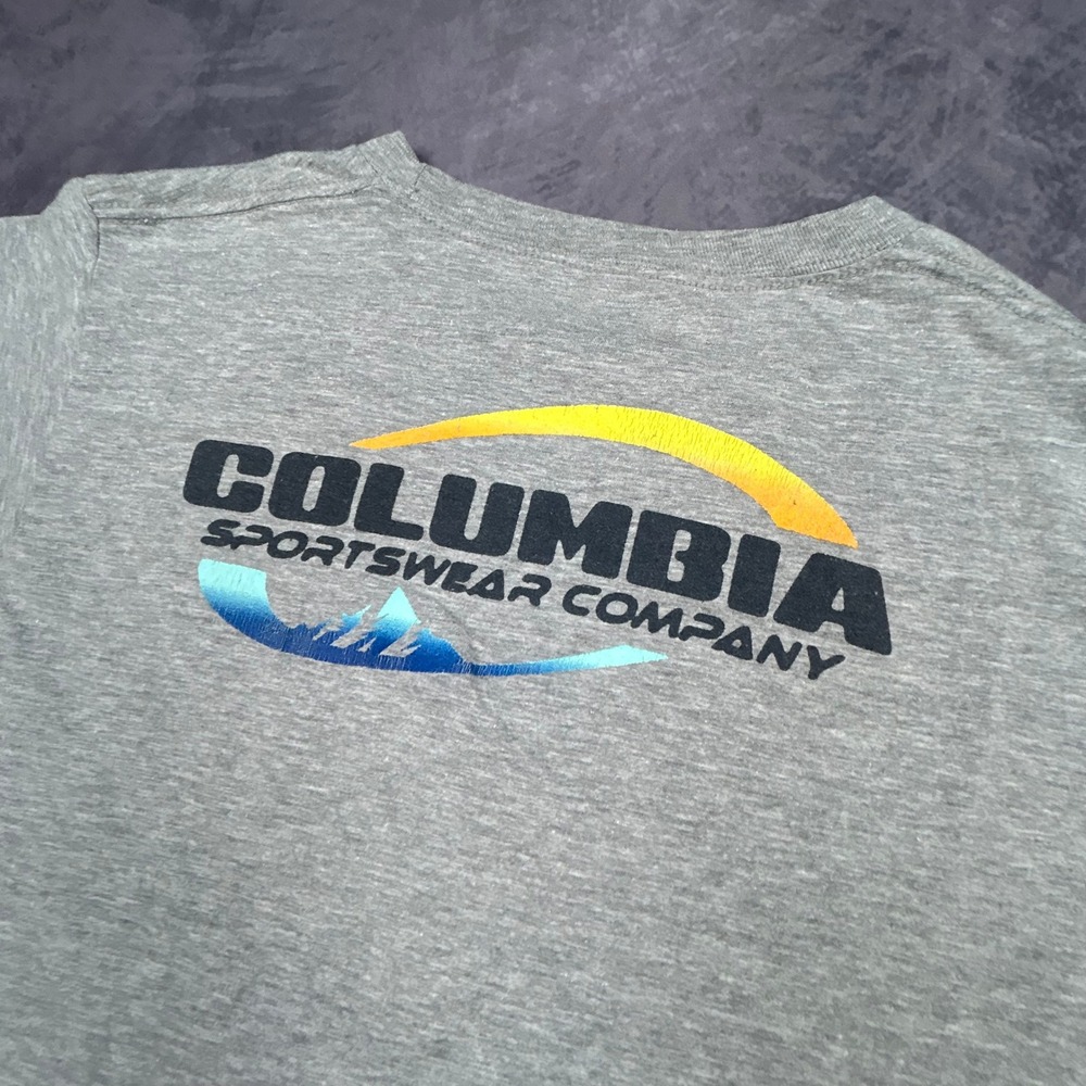 Columbia Sportswear Mens Medium Gray Graphic T-Shirt Vintage Y2K Gorpcore Skater - Picture 3 of 7